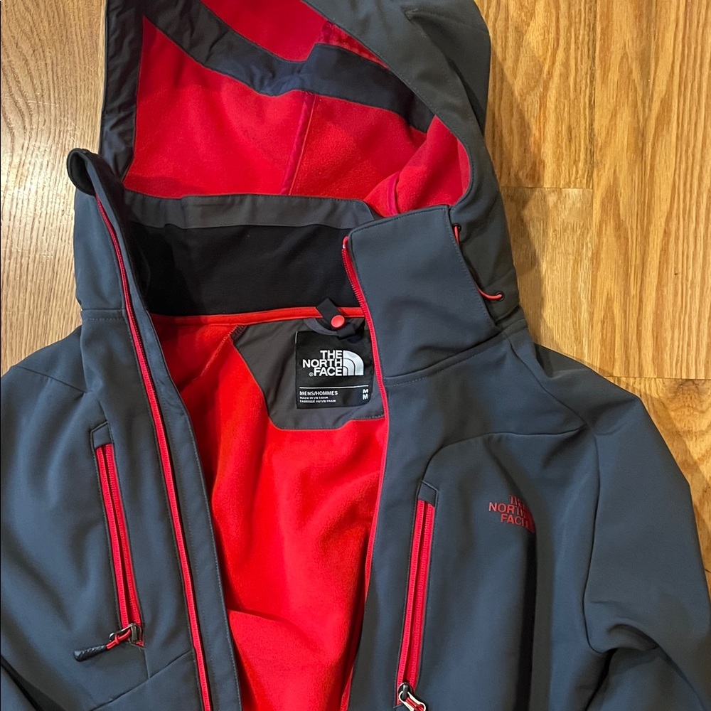 The North Face Men's Black and Red Performance Jacket - Picture 2 of 2